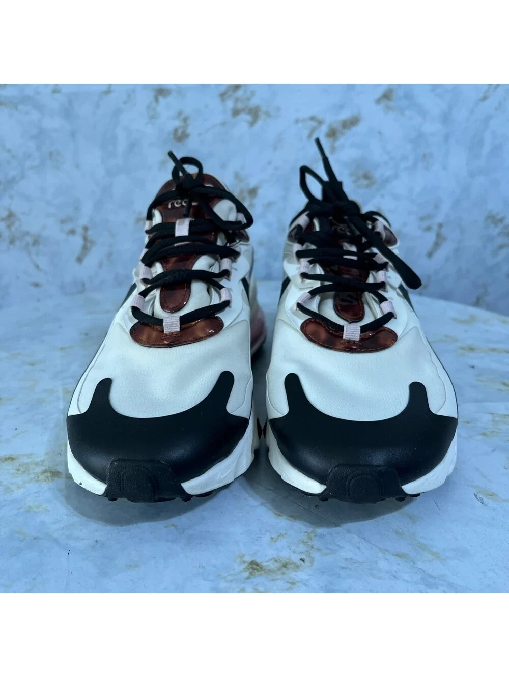 Nike Air Max 270 React Womens Size 8 Shoes White Black Athletic Trainer Sneakers